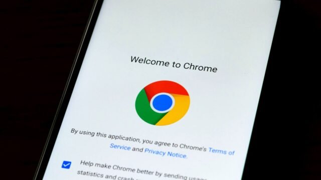 Smartphone screen showing the Google Chrome welcome page during setup